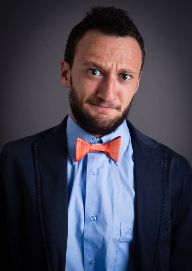 Alessandro-Calamunci-Manitta-mezzo-busto-buffo-FILEminimizer